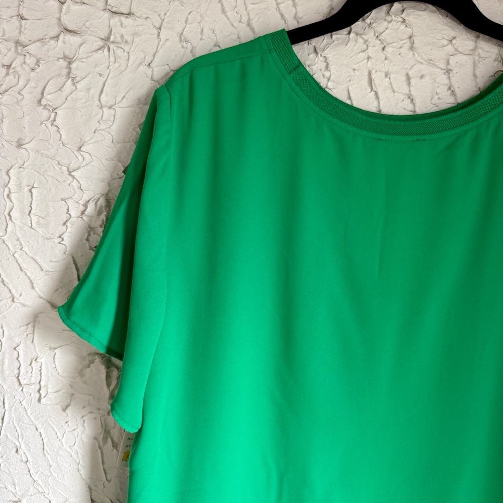 Hilary Radley Vibrant Green Short Sleeve Top